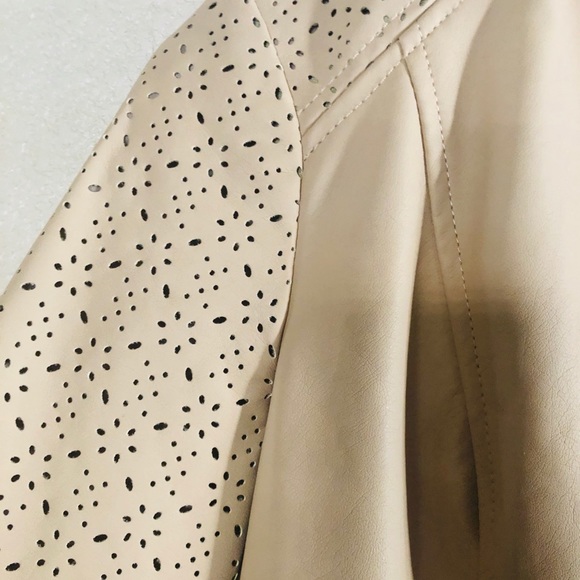 SOLD- Motor jacket - Picture 5 of 5